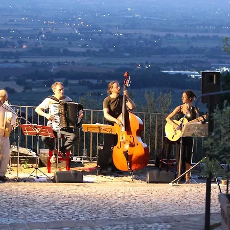 Hotell Castello Di 3*