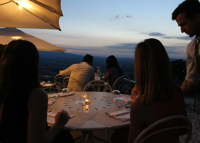 Castello Di فندق 3*